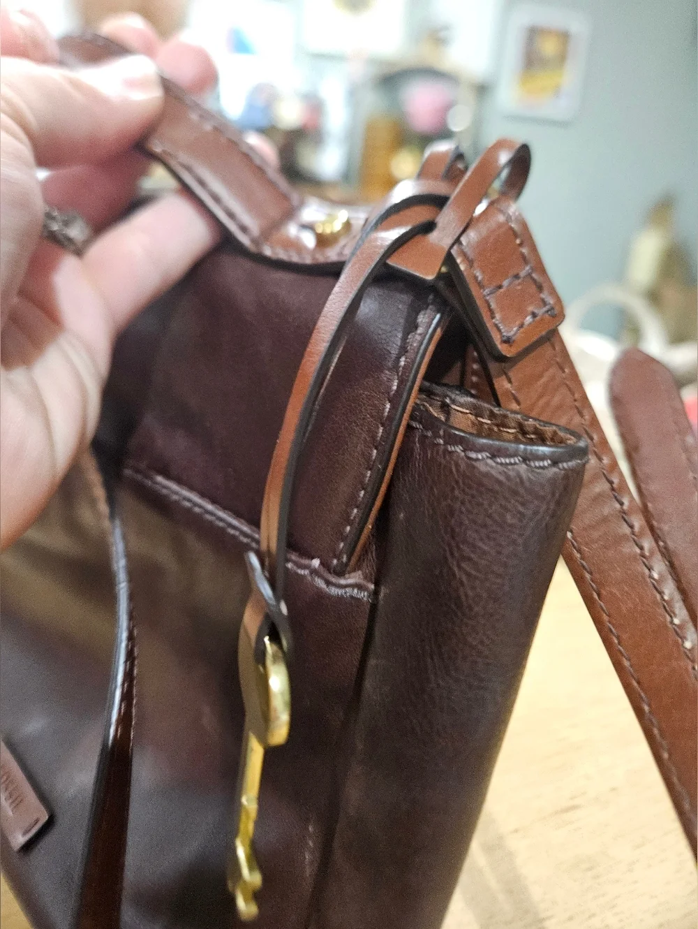 Vintage Fossil Turn Lock Brown Leather Crossbody Satchel Bag—Excellent Condition - Picture 9 of 16